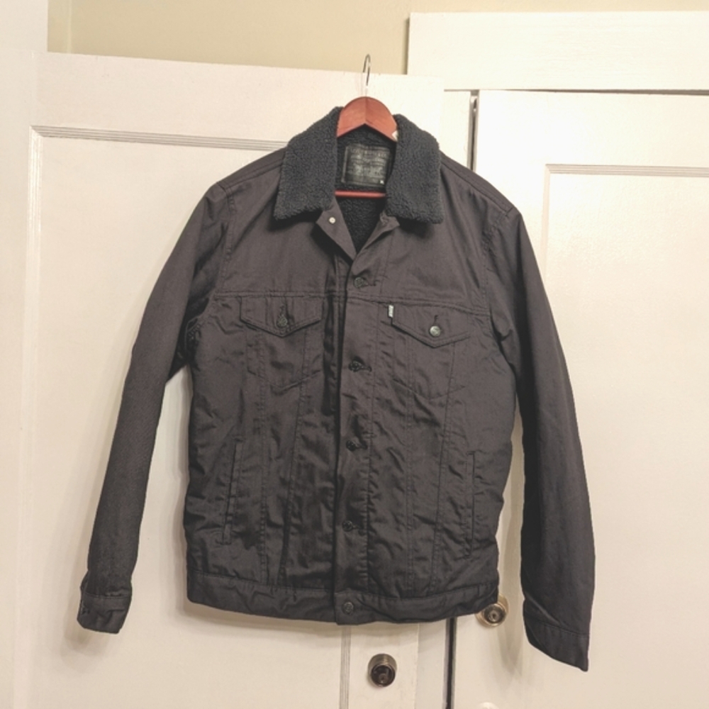 Men's Levi's Strauss dark grey denim jacket with Sherpa lining heavy weight XL